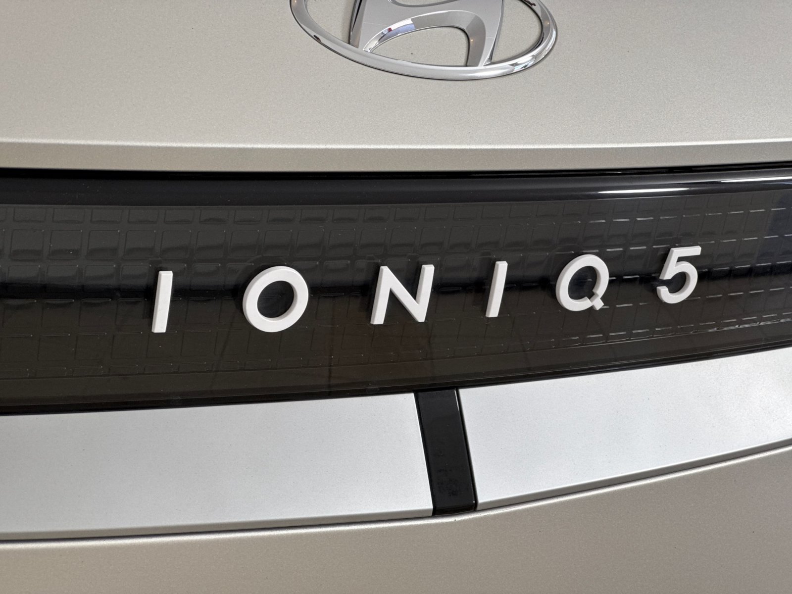 2023 Hyundai IONIQ 5 SEL — foto completa 28 de 30
