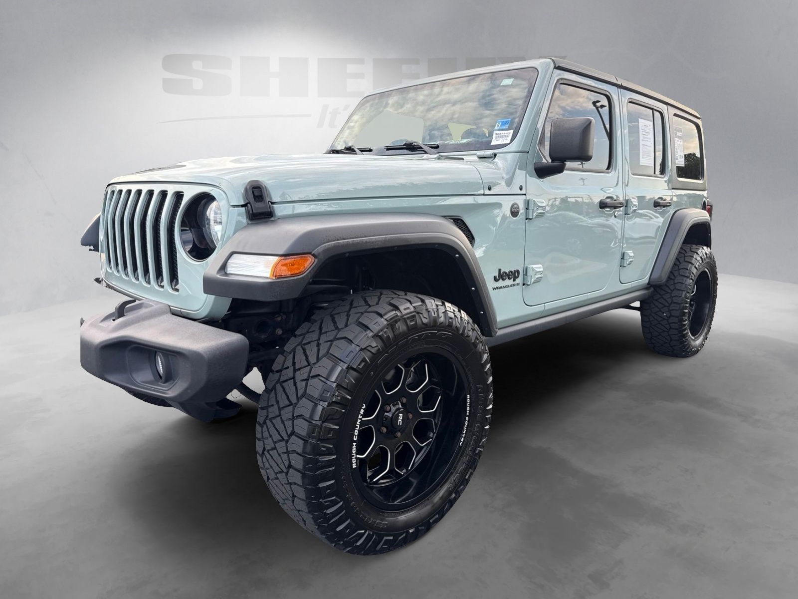 Used 2023  Jeep Sport image 13