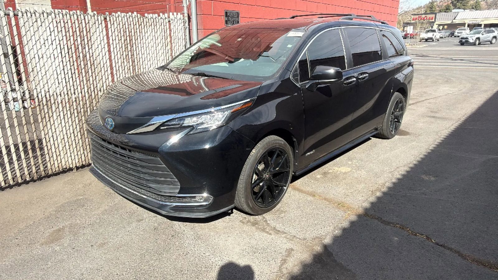 Midnight Black Metallic 2021 Toyota Sienna XLE 7-Passenger FWD Minivan Front-Wheel Drive Continuously Variable Transmission