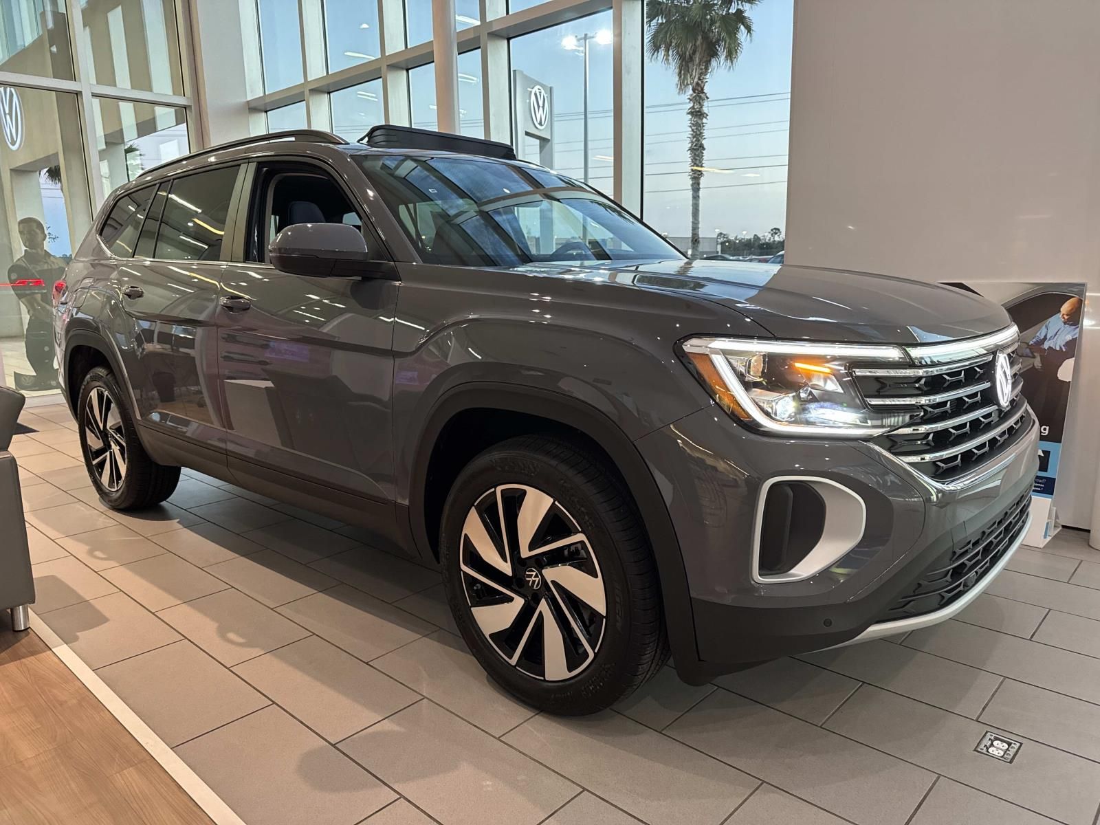 2026 Volkswagen Atlas SE FWD with Technology