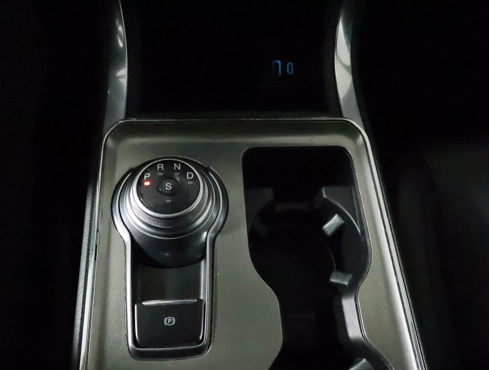 2022 Ford Edge Titanium photo