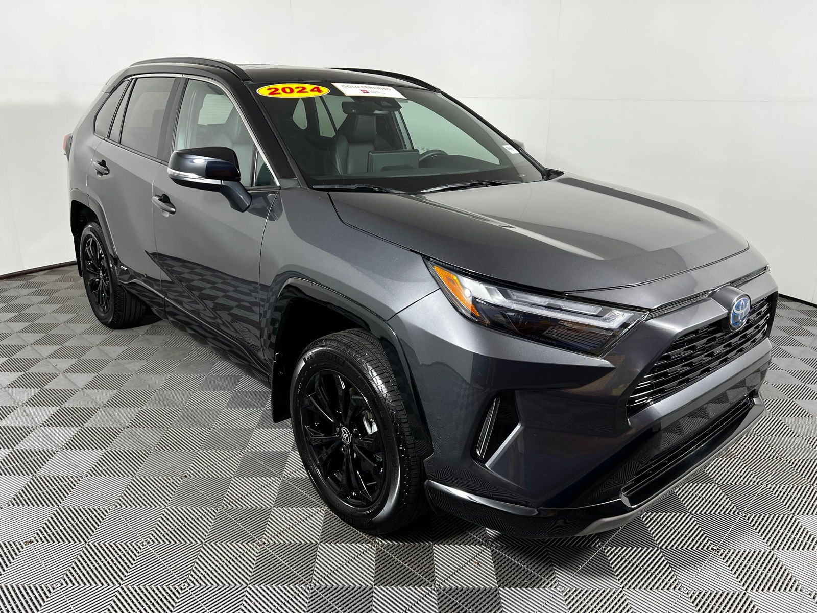 Thumbnail: 2024 Toyota RAV4 - 3