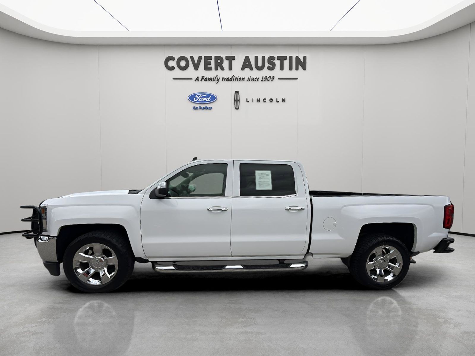 View vehicle photo 2