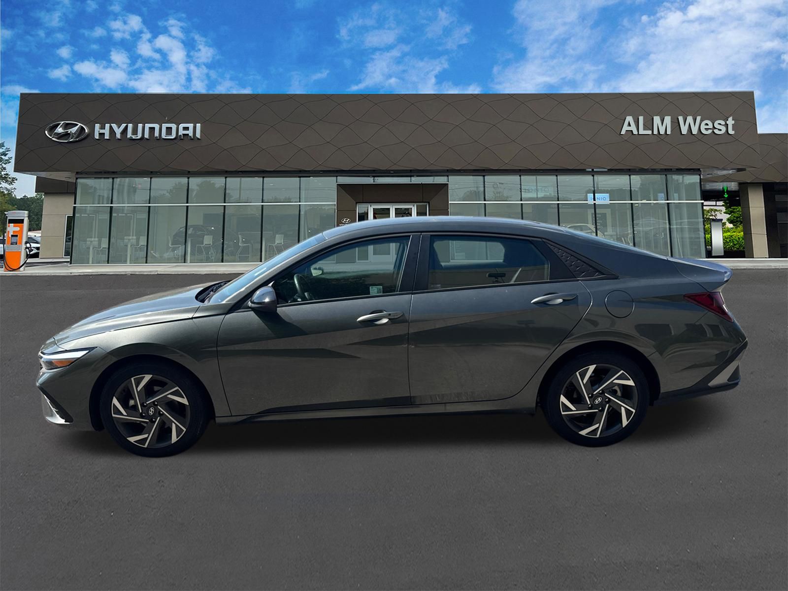 Used 2025 Gray Hyundai SEL Sport image 8