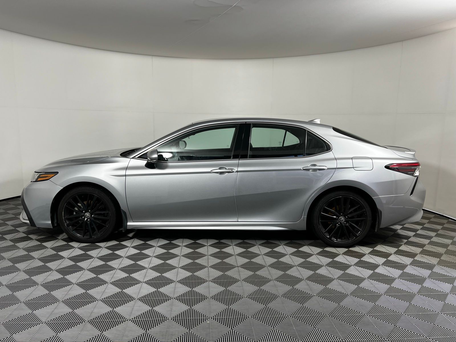 Thumbnail: 2021 Toyota Camry - 8