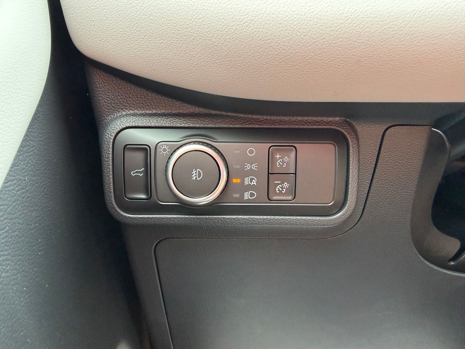 2026 Ford Explorer image 24