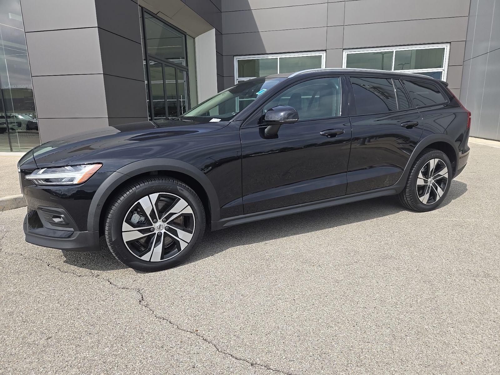 2024 Volvo V60 Cross Country B5 Plus AWD