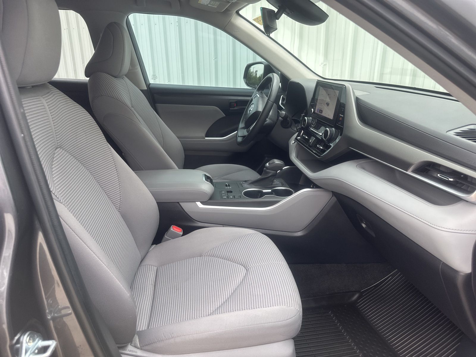 Used Car 2023 Toyota Highlander  Le For Sale Under $35,000 In Austin, Texas