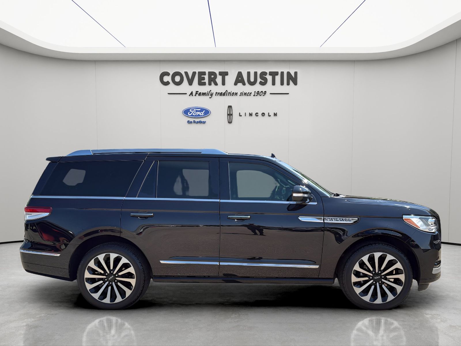 Used Car 2024 Lincoln Navigator  Reserve For Sale Under $70,000 In Austin, Texas