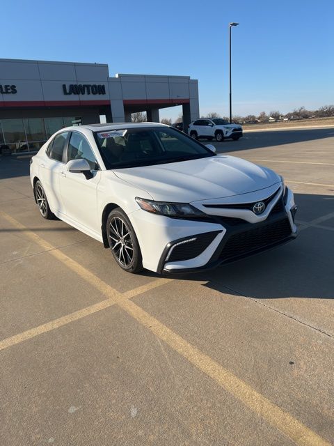 2024 Toyota Camry Hybrid SE 2