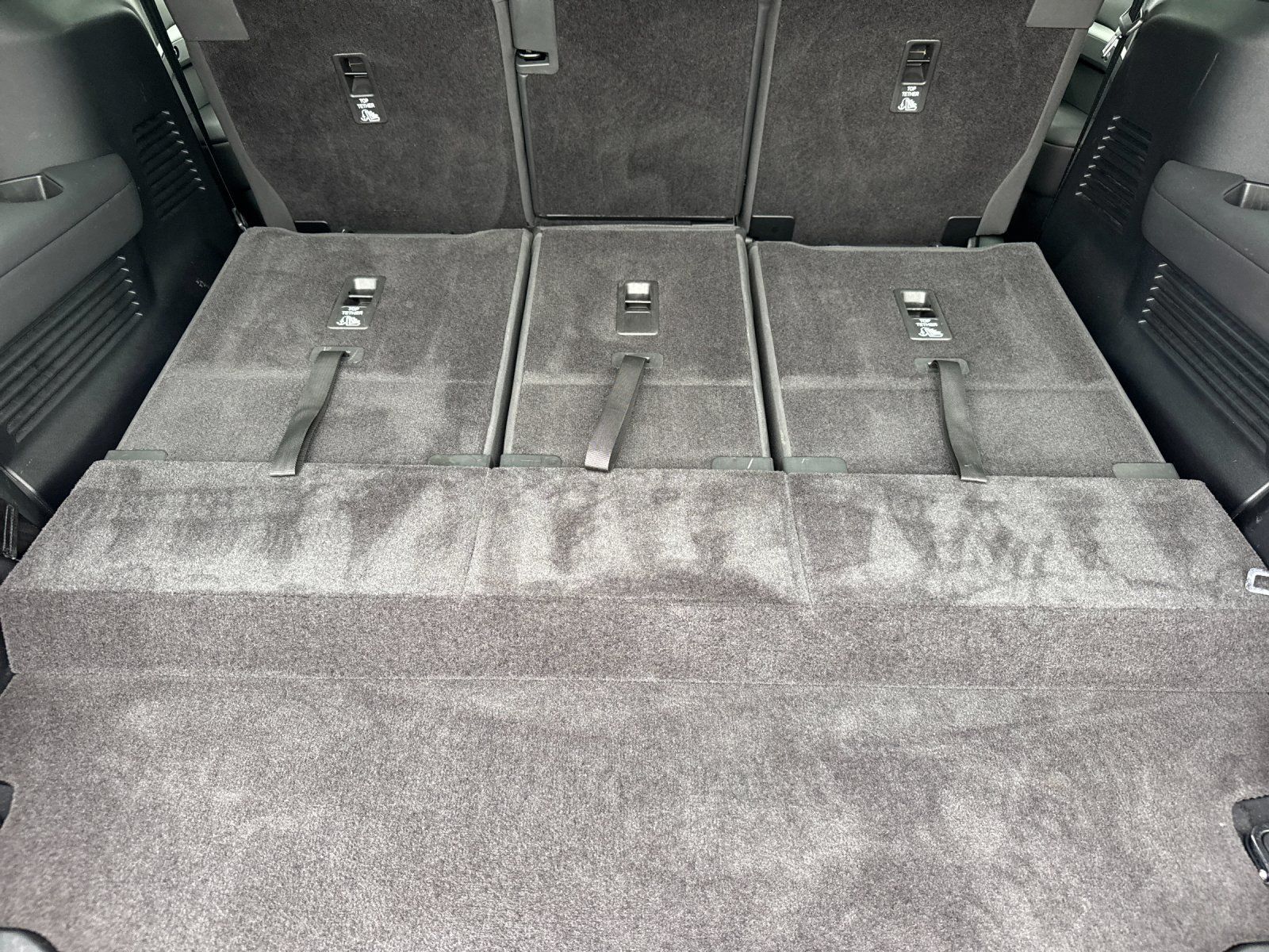 2024 Land Rover Defender X-Dynamic SE - Photo 15