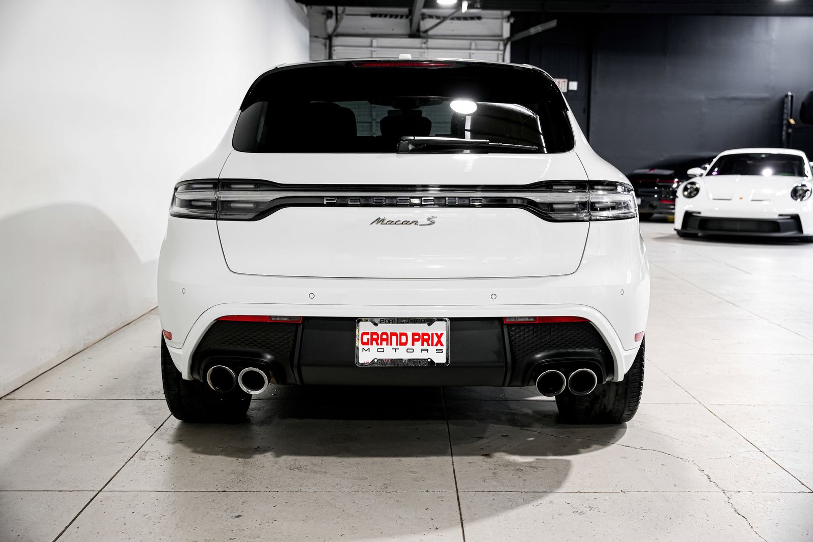 2023 Porsche Macan S — photo 3
