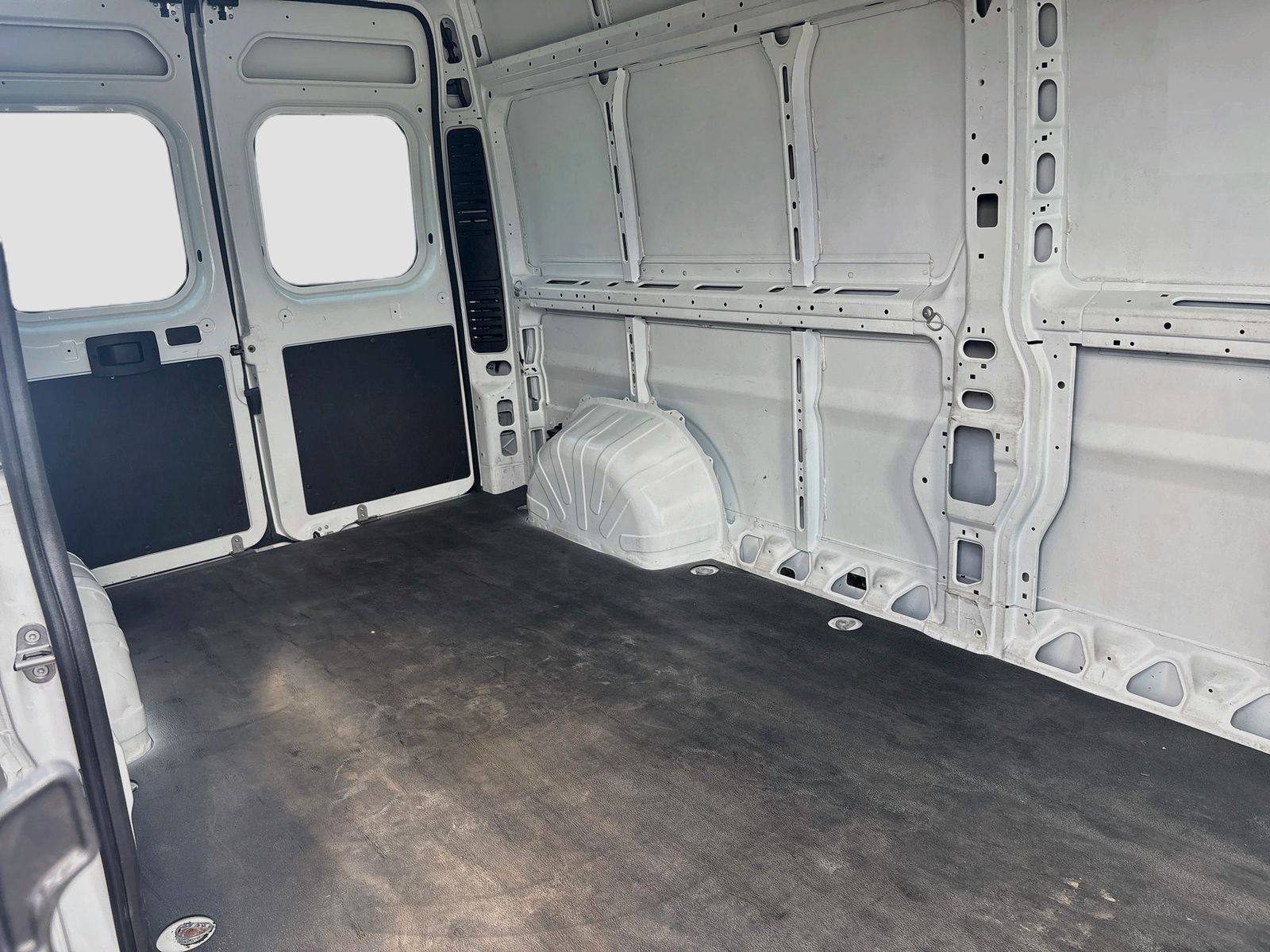 Used 2023 White Ram High Roof image 21