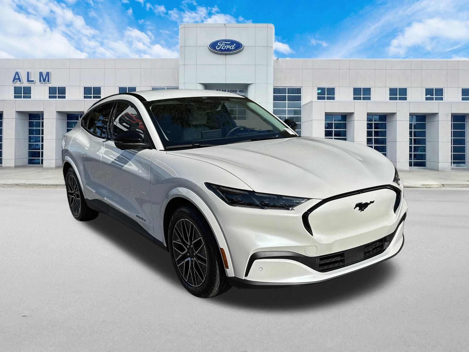 2025 Ford Mustang Mach-E Premium photo 3