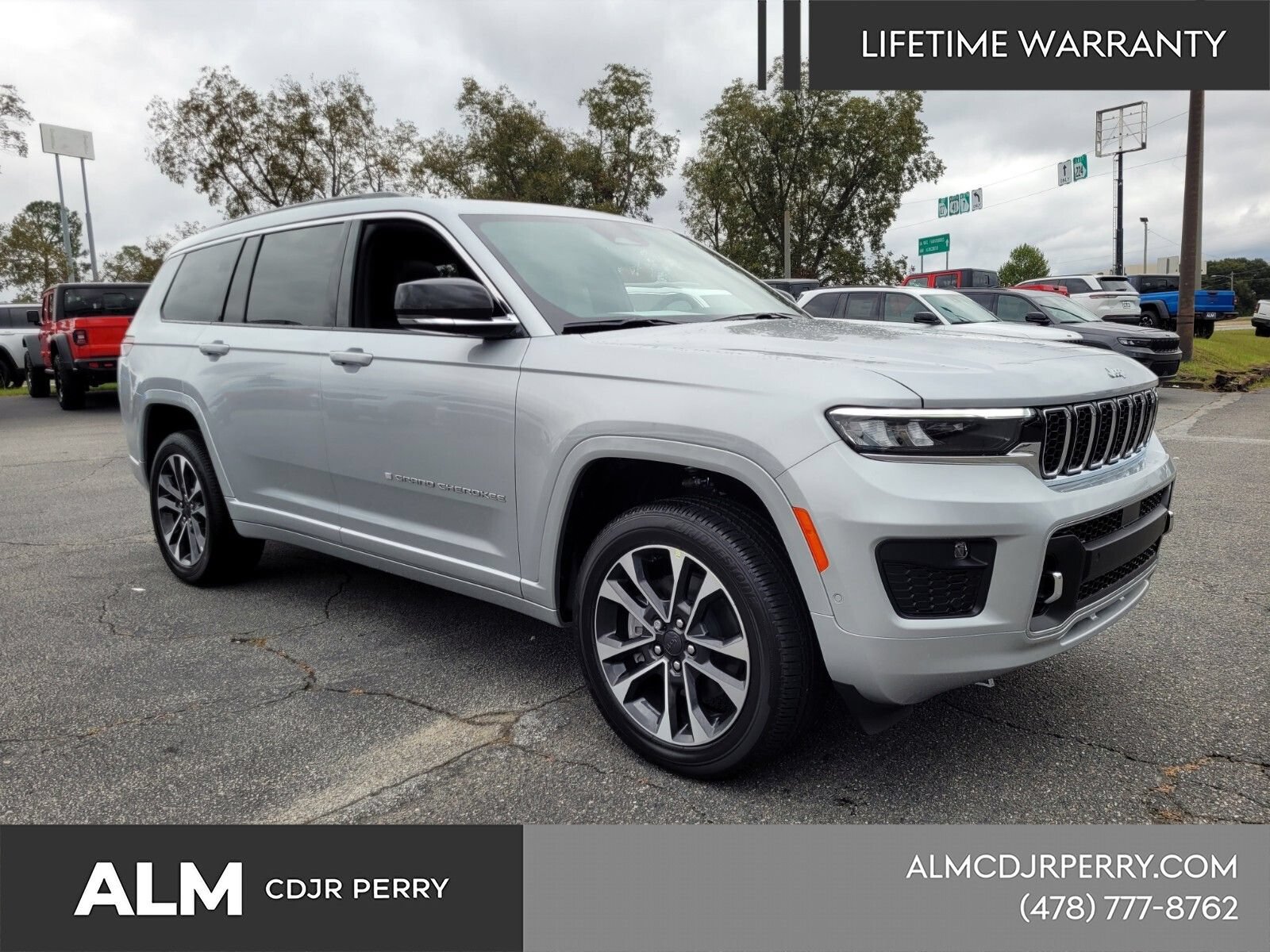 New 2025 Silver Zynith Exterior Paint Jeep Overland image 20