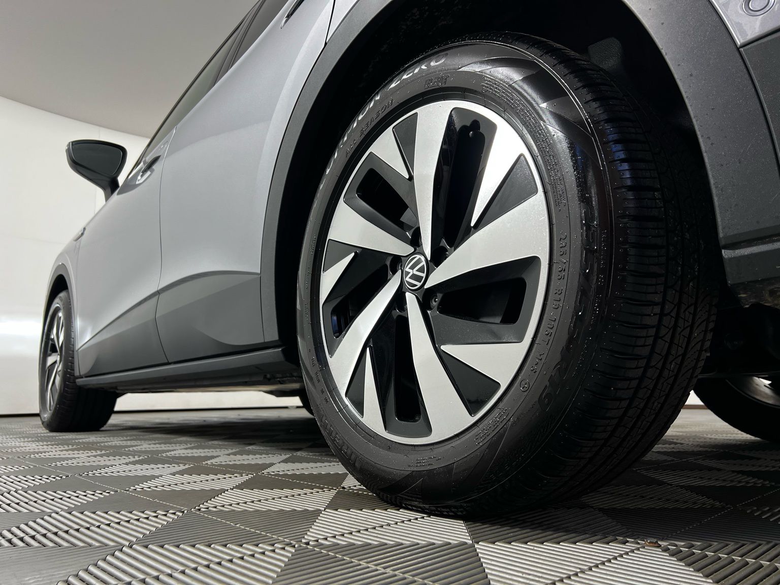 Thumbnail: 2025 Volkswagen ID.4 - 24