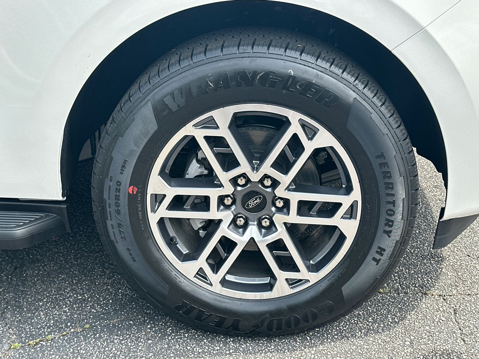 New 2026 Star White Metallic Tri-Coat Ford Active image 13