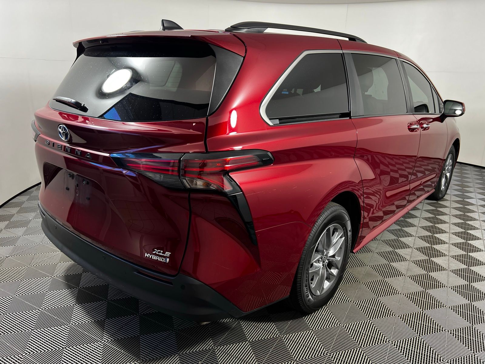 Thumbnail: 2022 Toyota Sienna - 5