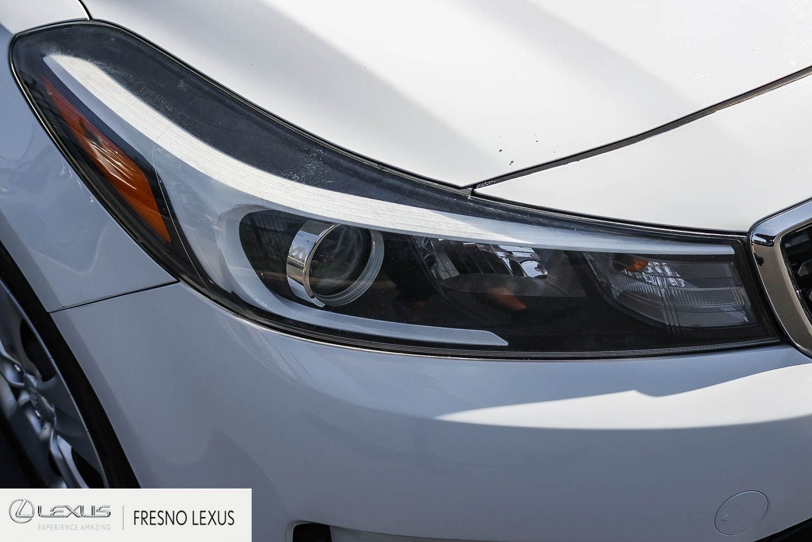 Used 2018 White Kia LX image 10