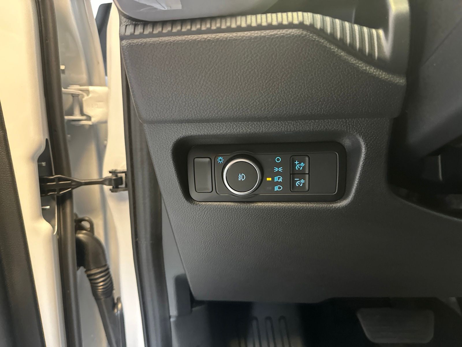 Certified Used 2025 Oxford White Ford XL image 20