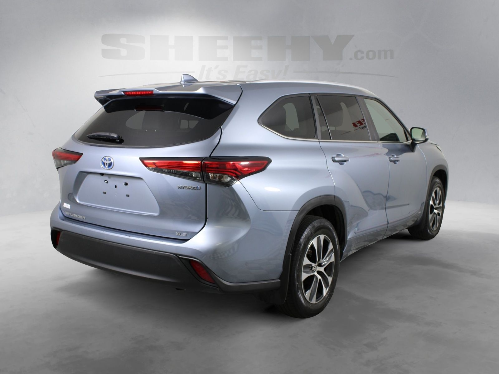 Used 2023  Toyota XLE image 13