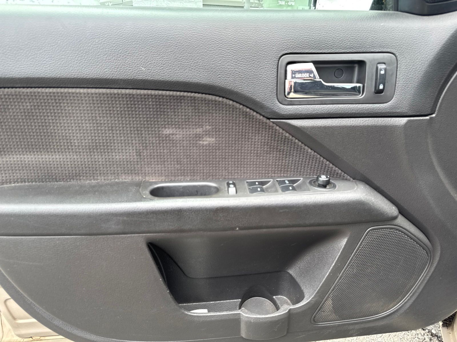 Used 2008 Dune Pearl Clearcoat Metallic Ford SEL image 21