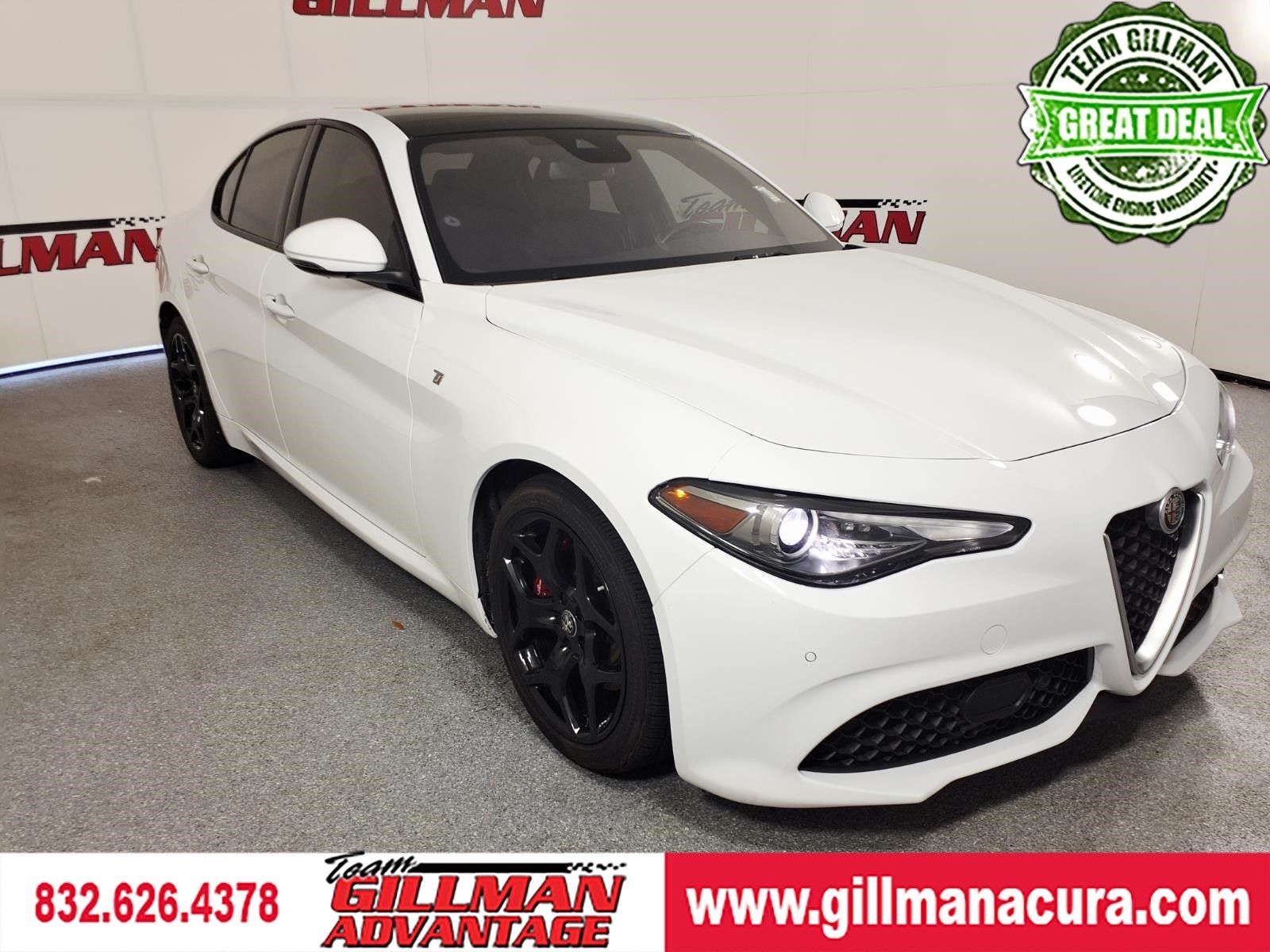 Alfa White 2022 Alfa Romeo Giulia Sedan Rear-Wheel Drive 8-Speed Automatic