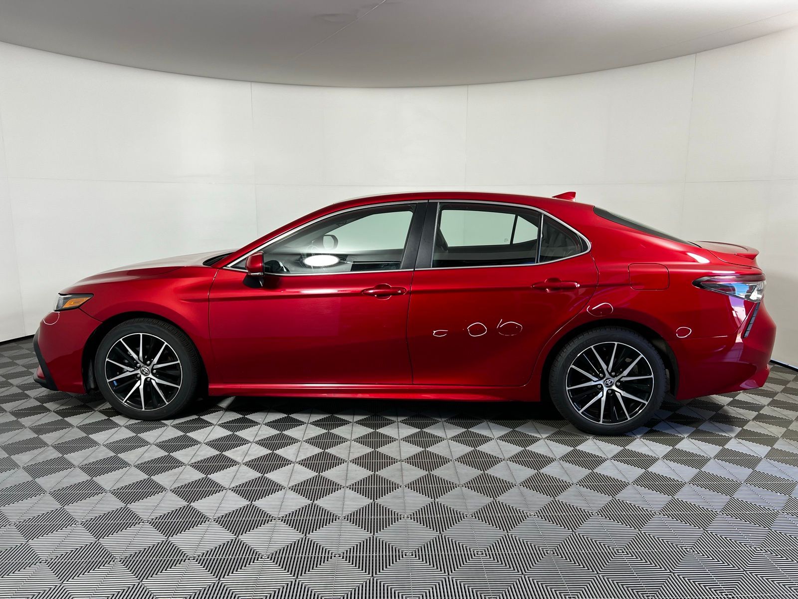 Thumbnail: 2023 Toyota Camry - 8