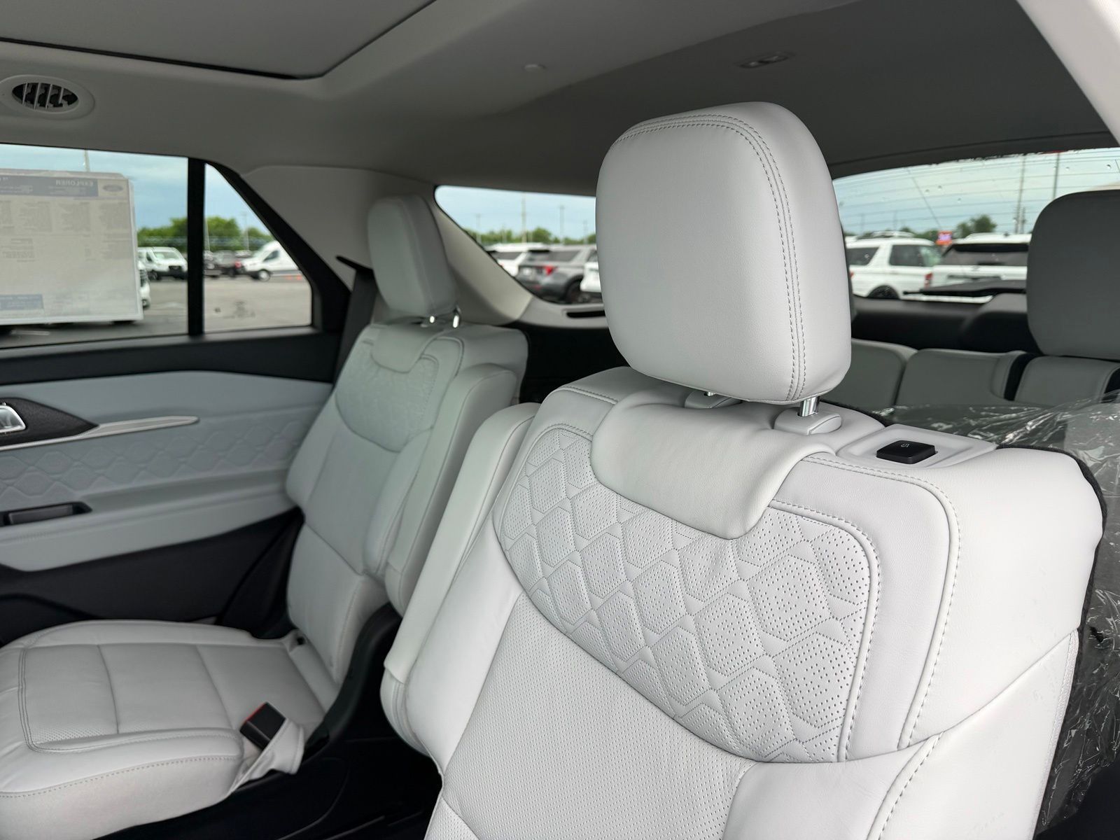 2026 Ford Explorer image 14