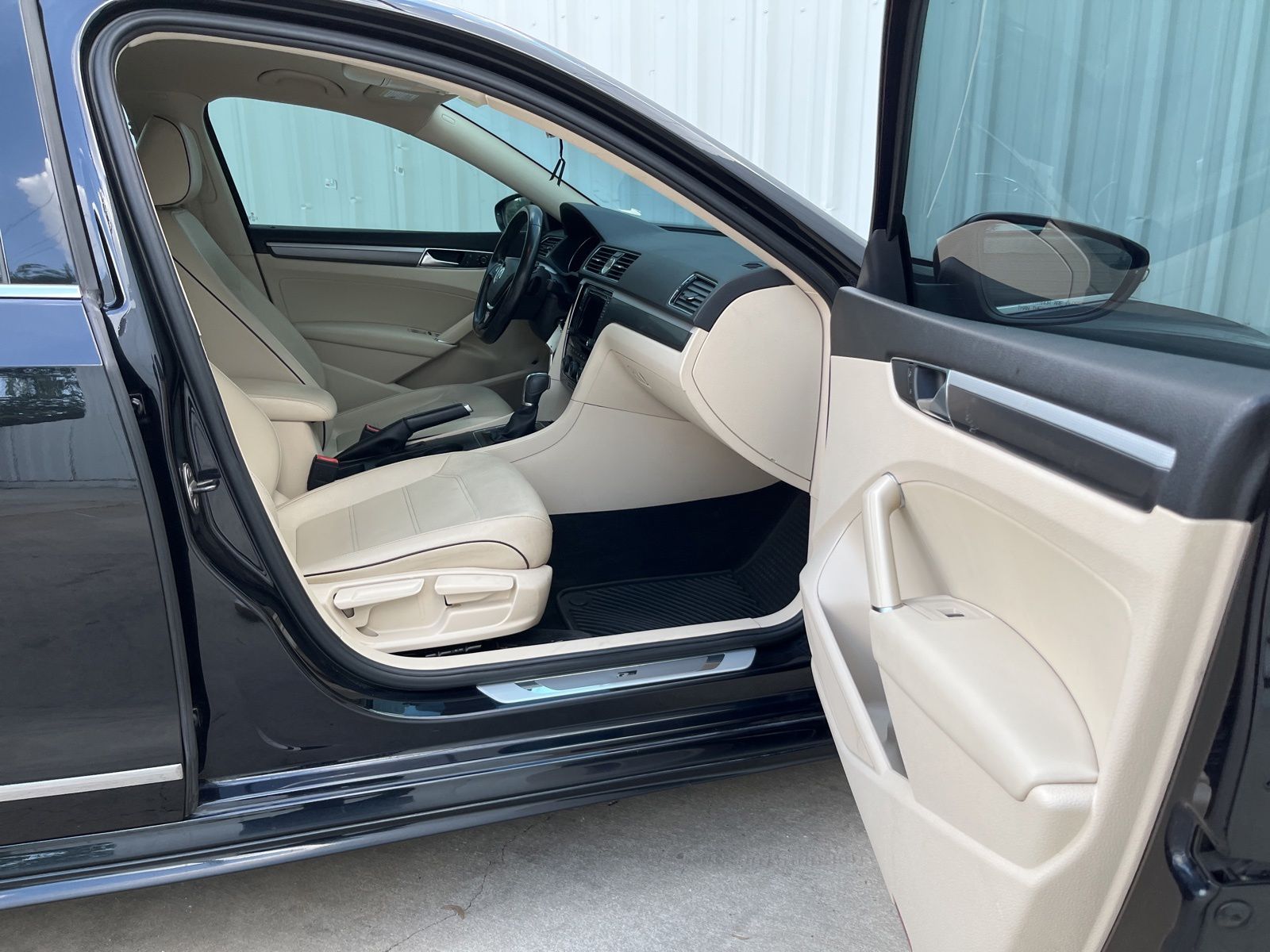 Used Car 2017 Volkswagen Passat  1.8t R-line For Sale Under $15,000 In Austin, Texas