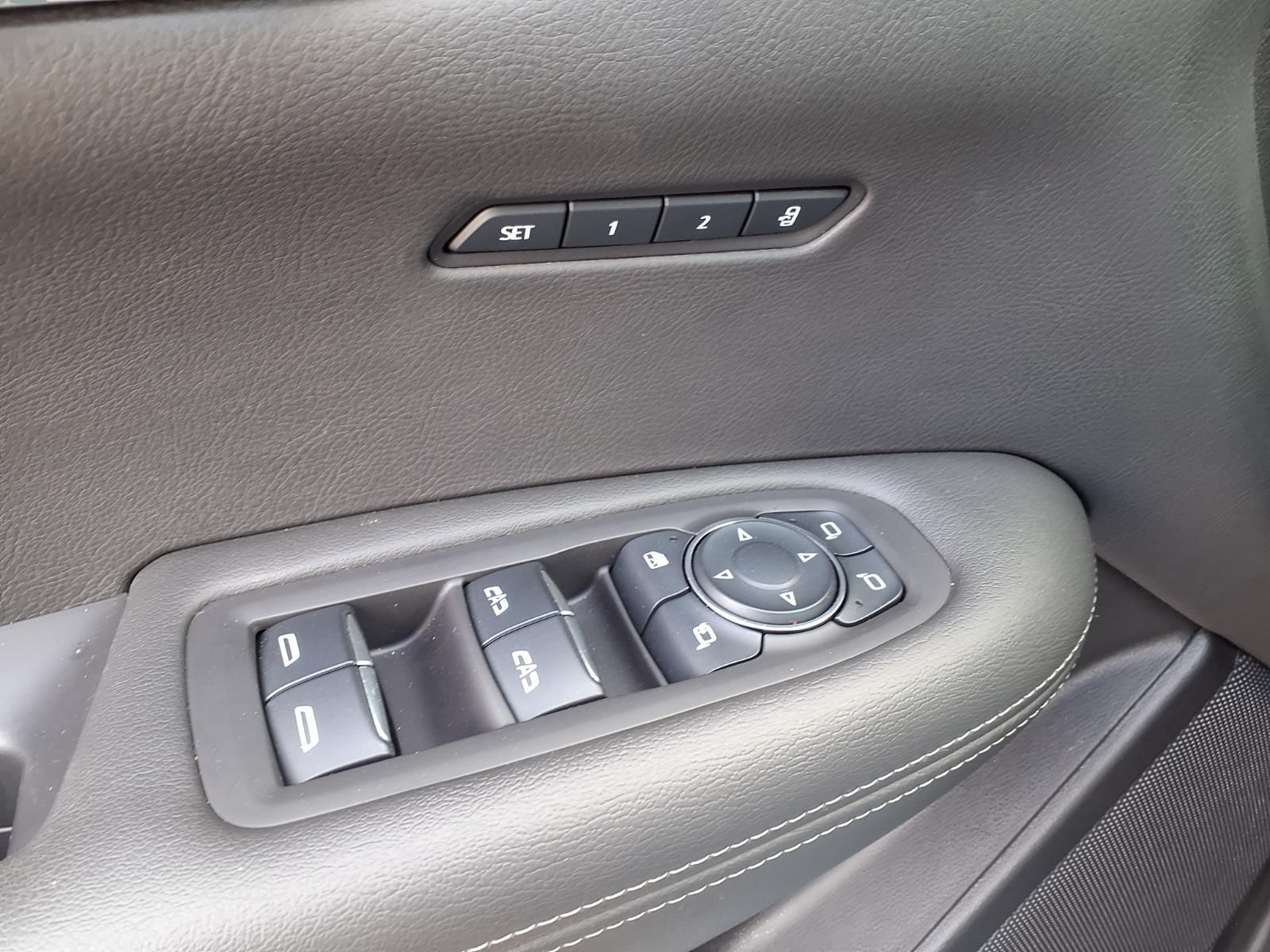 2025 Cadillac XT6 Luxury Silver at Bayway Cadillac of The Woodlands