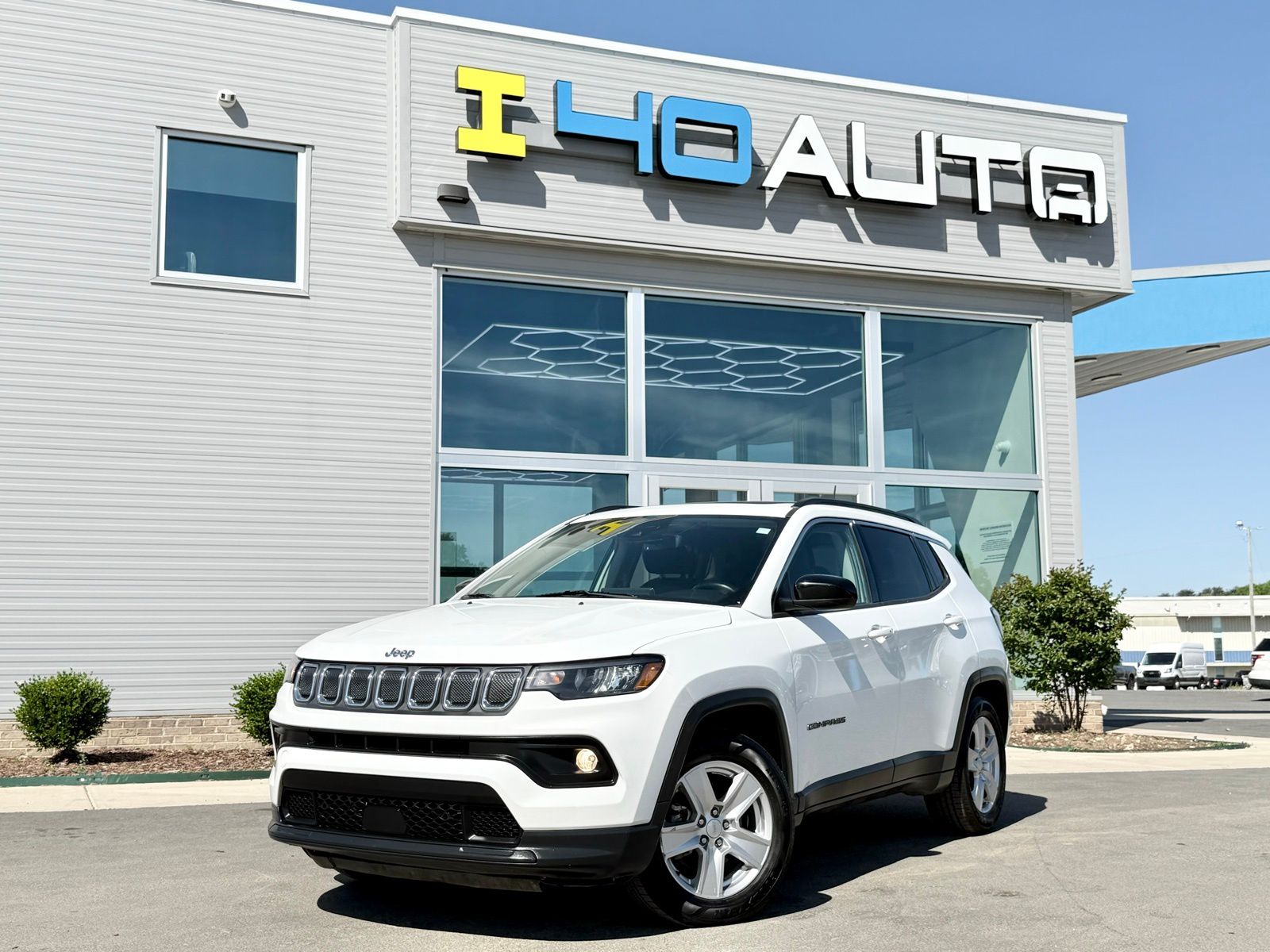 Bright White Clearcoat 2022 Jeep Compass Latitude FWD SUV / Crossover Front-Wheel Drive 6-Speed Automatic