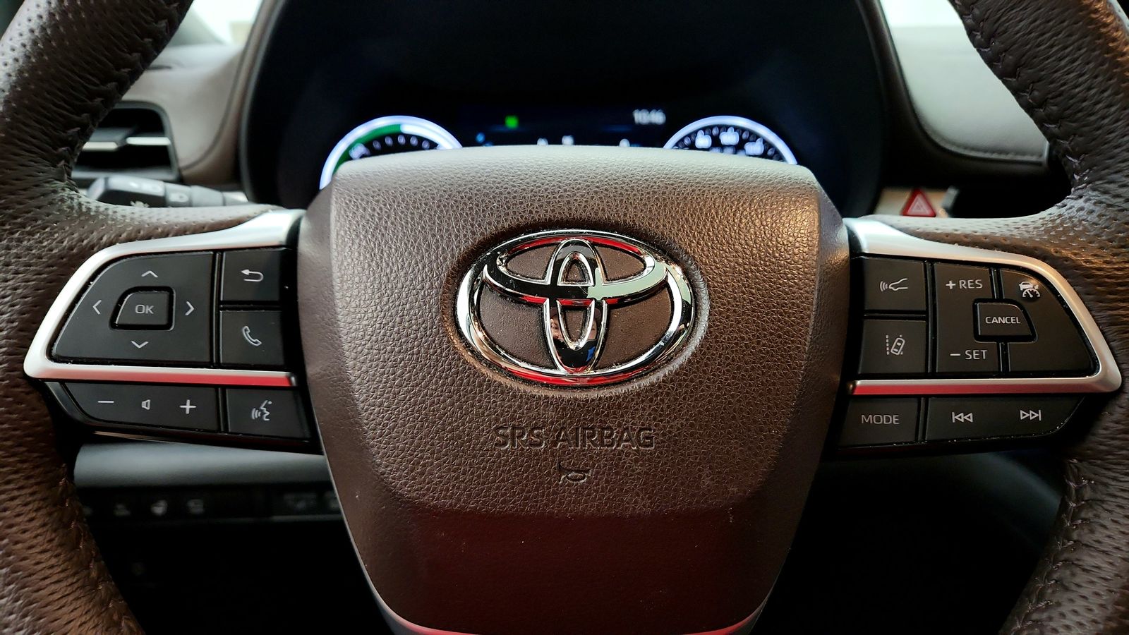 Used 2024  Toyota Platinum image 30