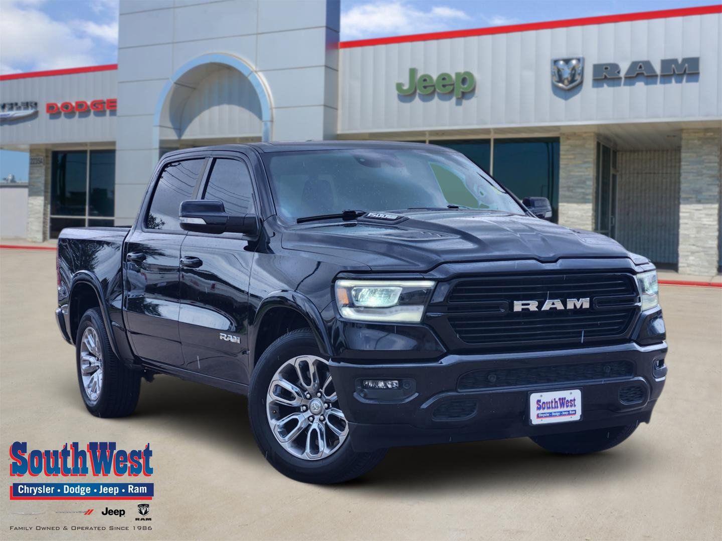 Diamond Black Crystal Pearlcoat 2022 RAM 1500 Pickup Truck 4X2 8-Speed Automatic