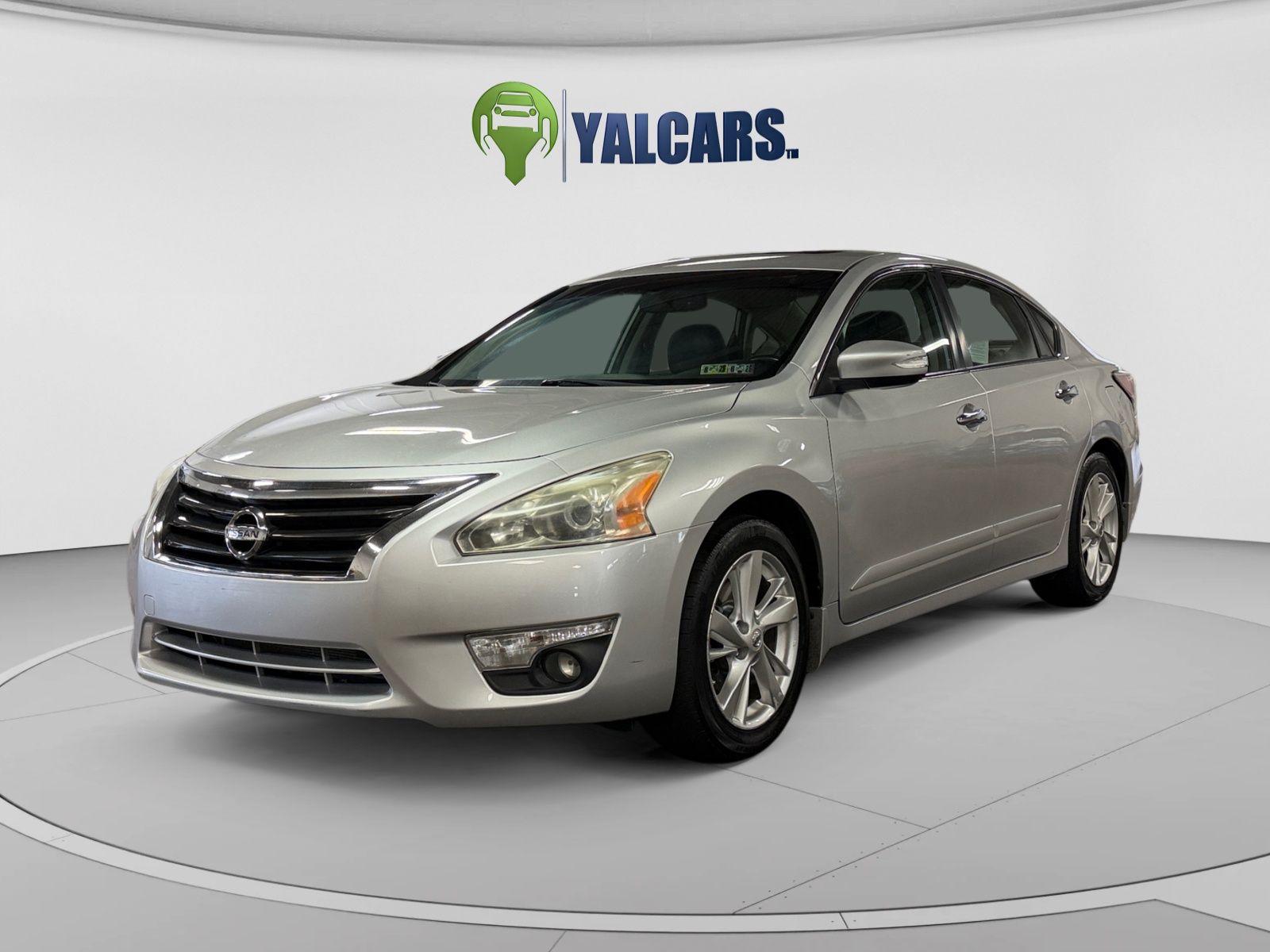 Brilliant Silver Metallic 2014 Nissan Altima Sedan Front-Wheel Drive Continuously Variable Transmission