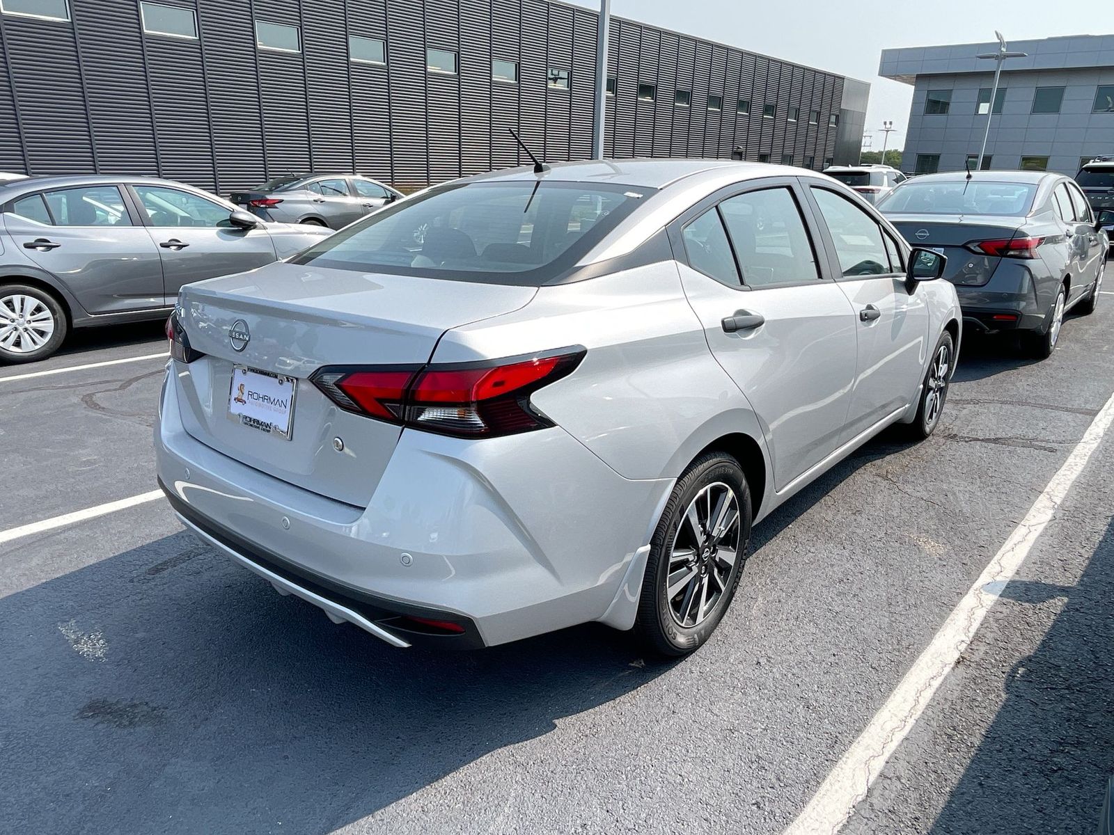 2024 Nissan Versa 1.6 S 34