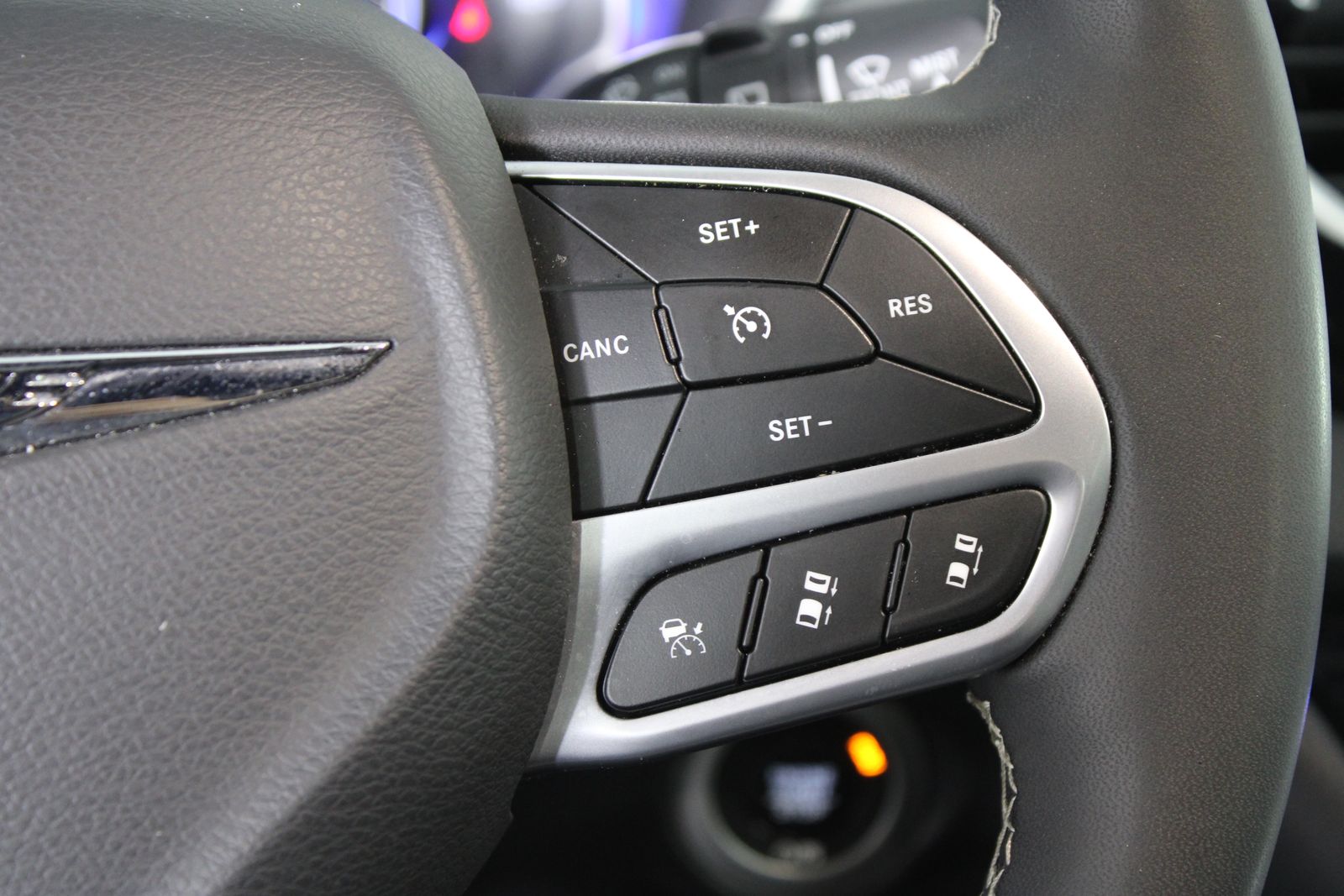 Used 2025 Black Chrysler Select image 26