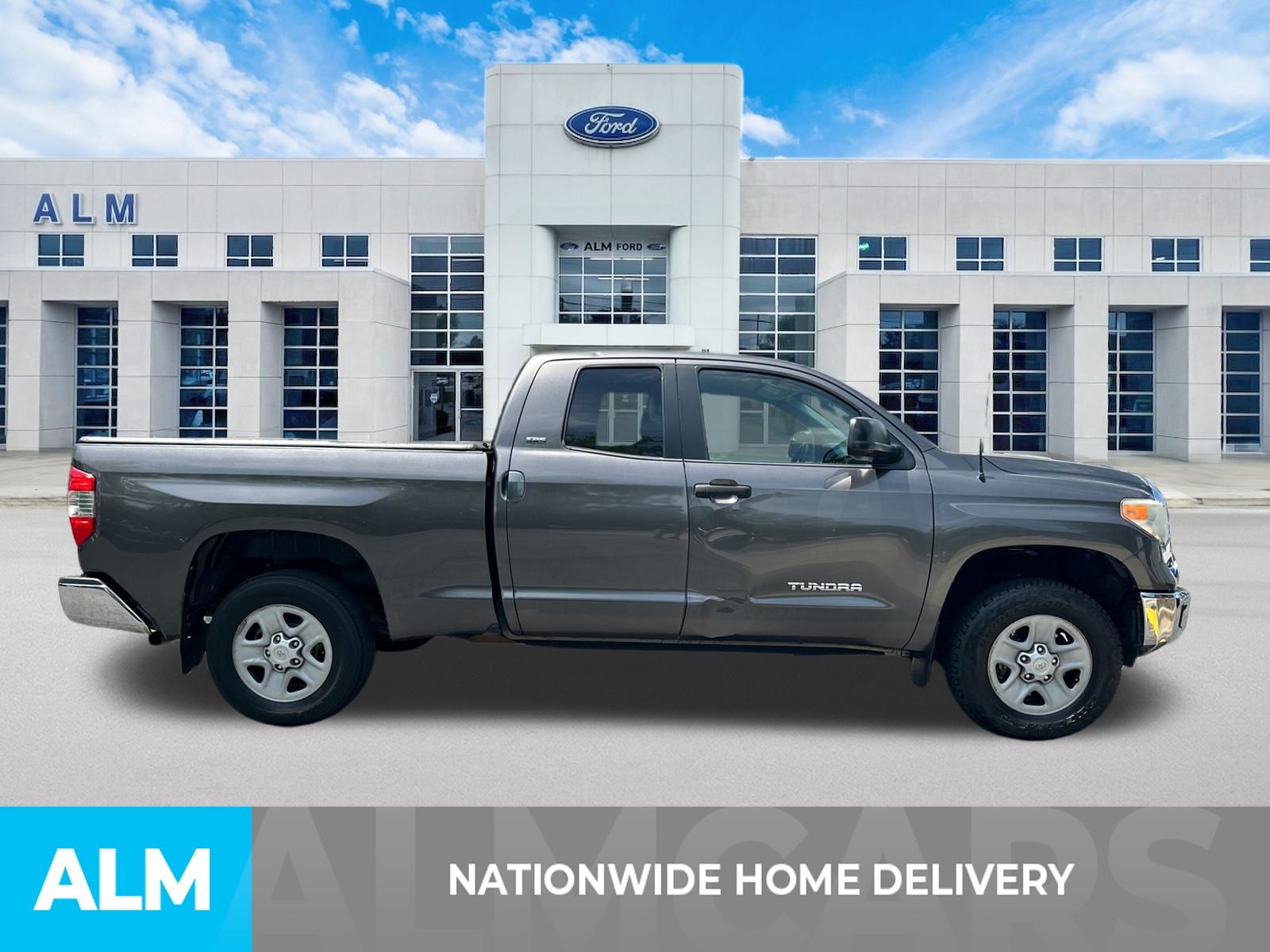 Used 2015 Gray Toyota SR5 image 4
