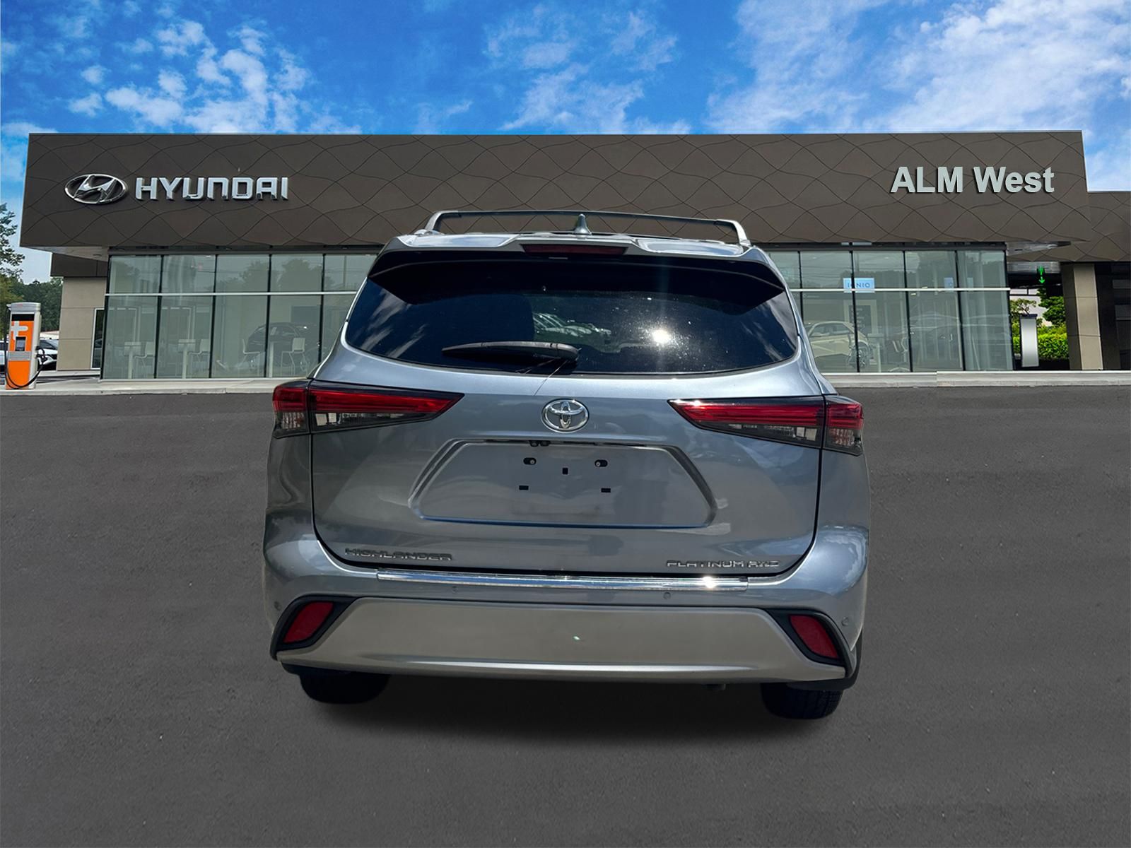 Used 2021  Toyota Platinum image 6