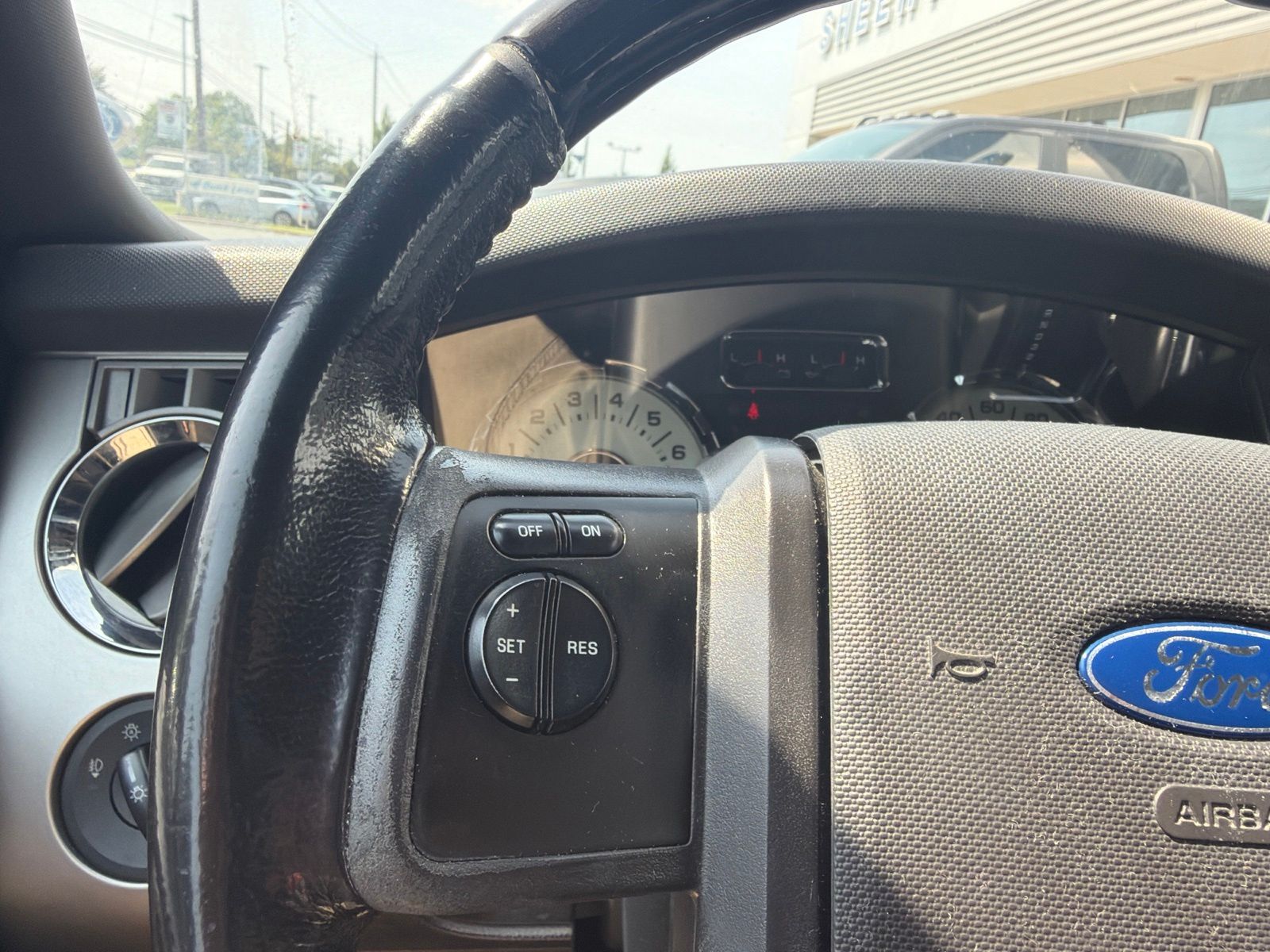 Used 2013 White Ford Limited image 19