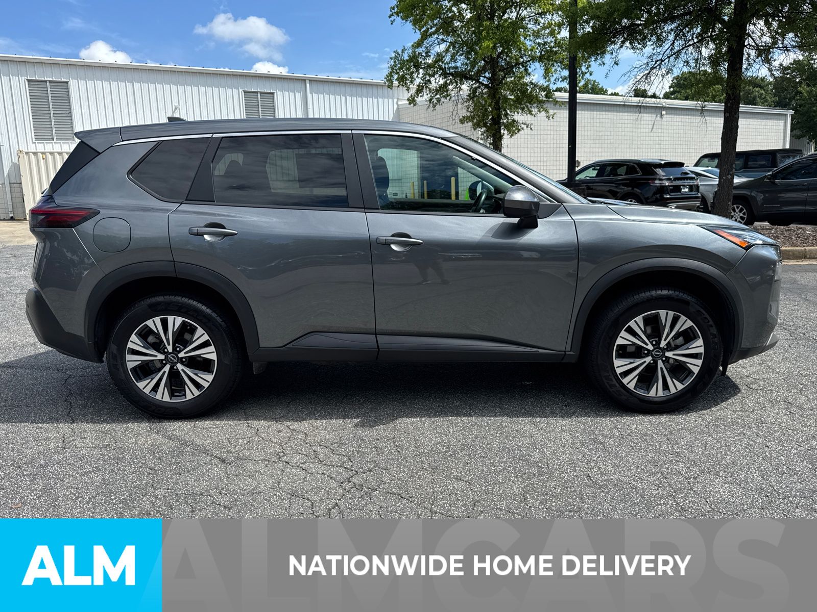 2023 Nissan Rogue SV photo 4