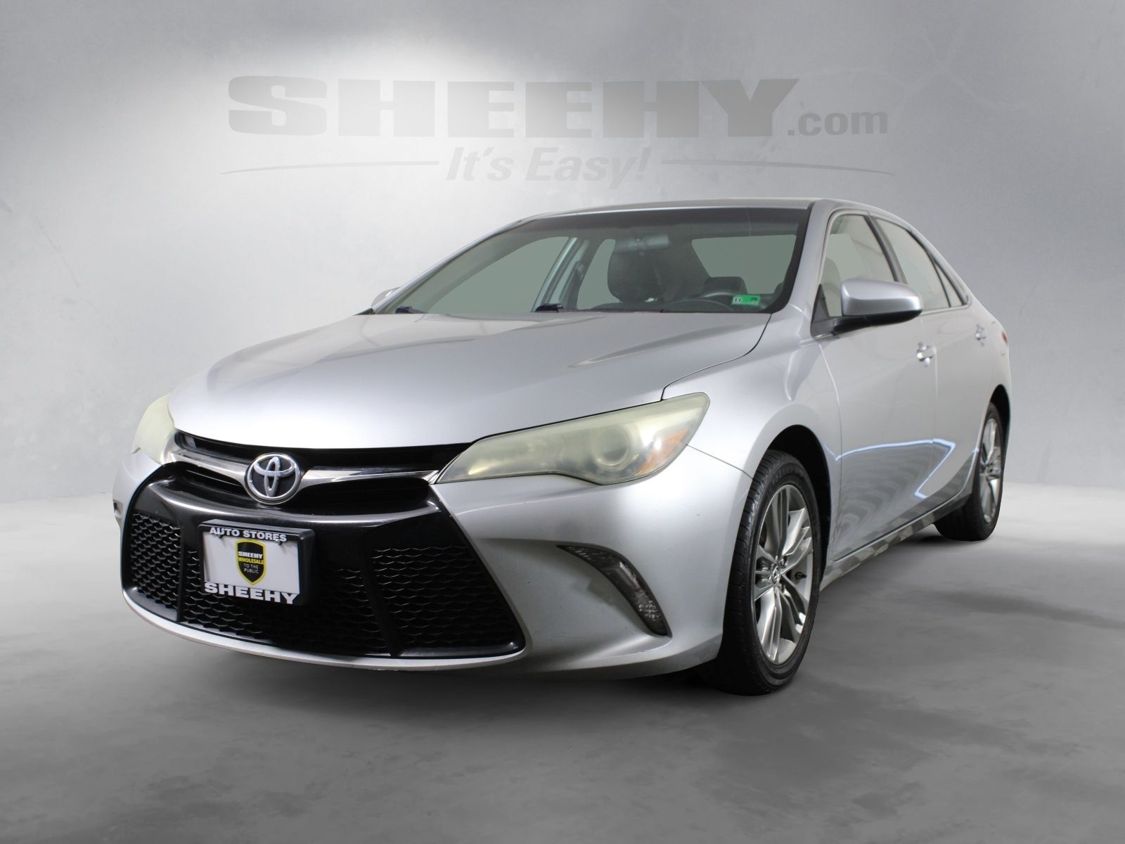 Used 2016 Silver Toyota SE image 13