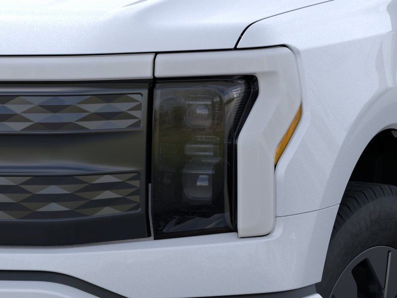 New 2025 Space White Metallic Ford Lariat image 18