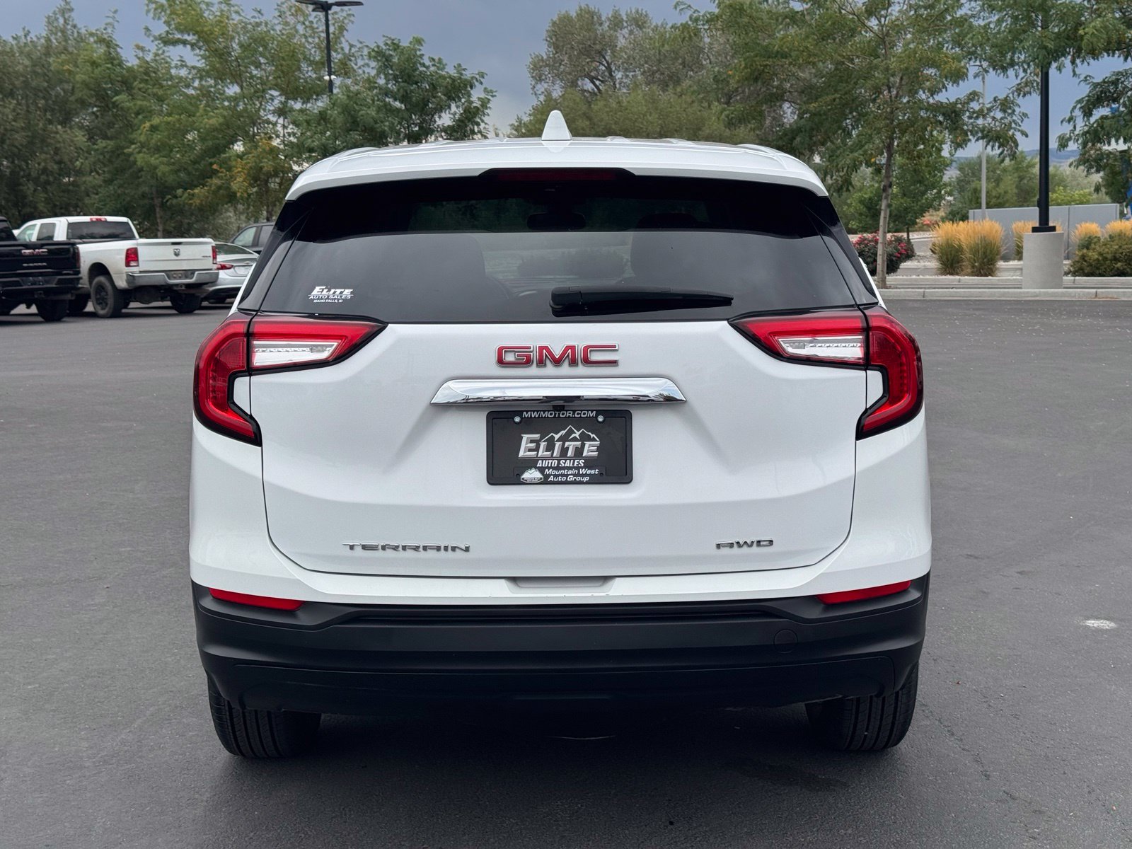 Used 2024 GMC Terrain SUV