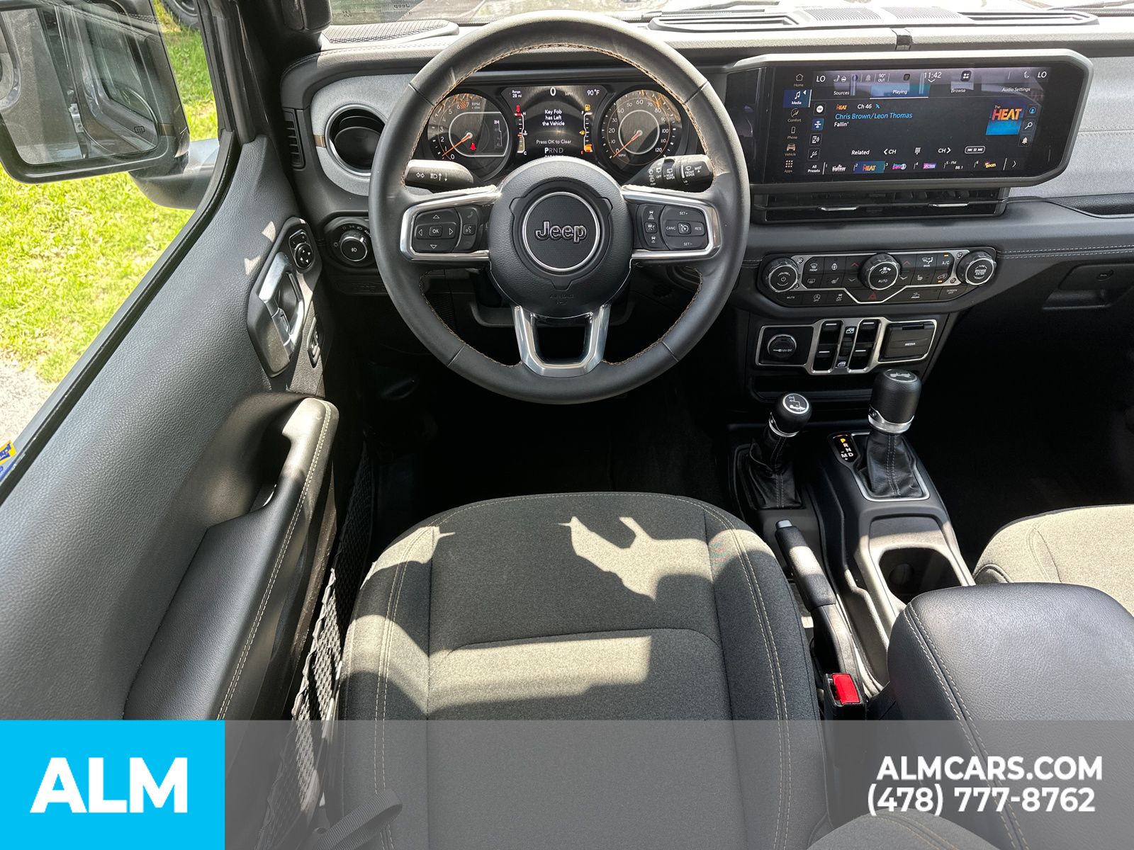 Used 2025 Gray Jeep Sahara image 28