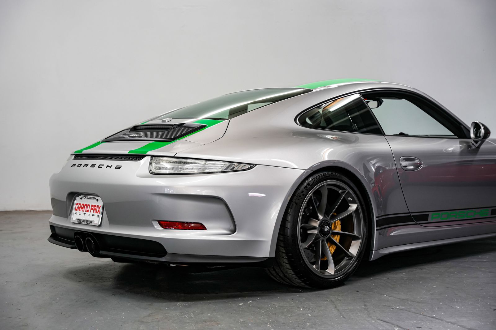 2016 Porsche 911 R — photo 39