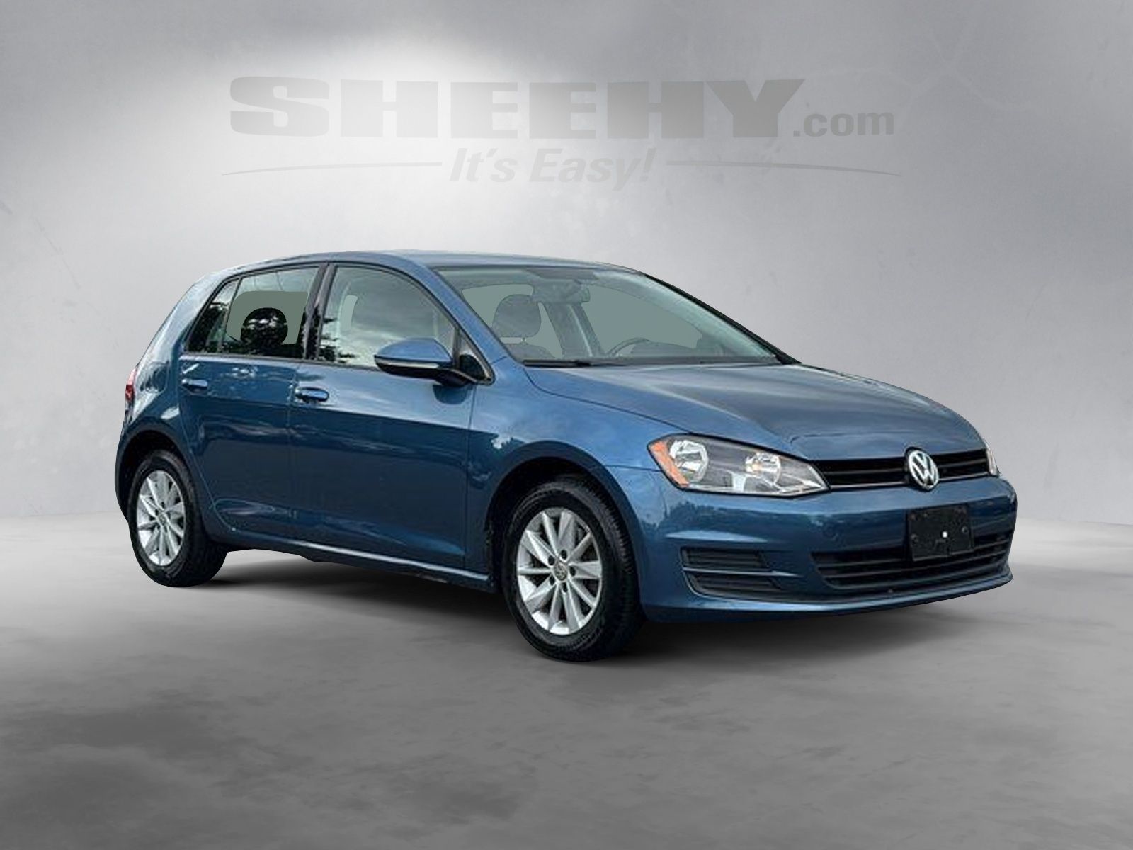 Used 2017 Blue Volkswagen TSI SE 4-Door image 2