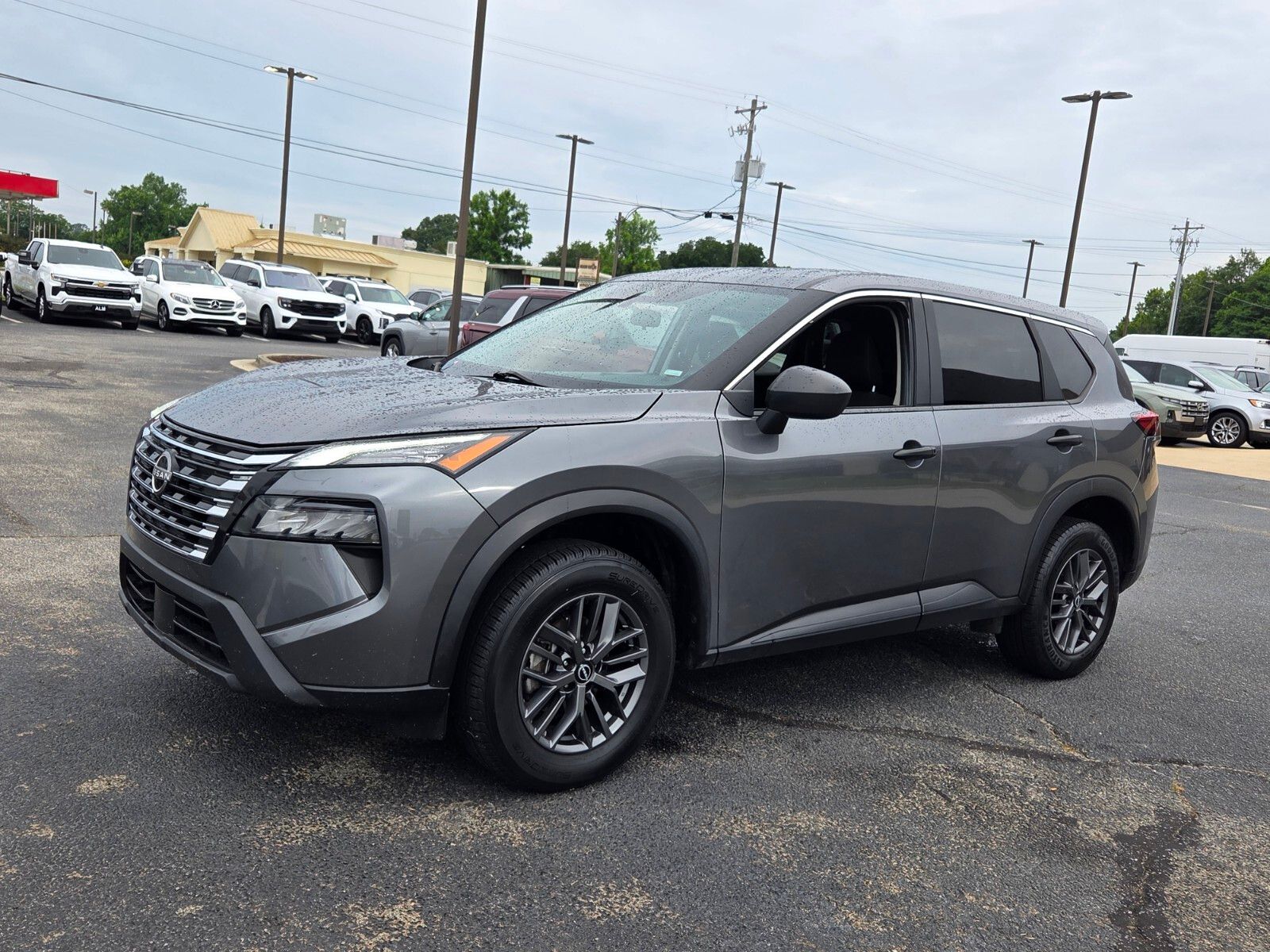 Used 2024 Gray Nissan S image 3