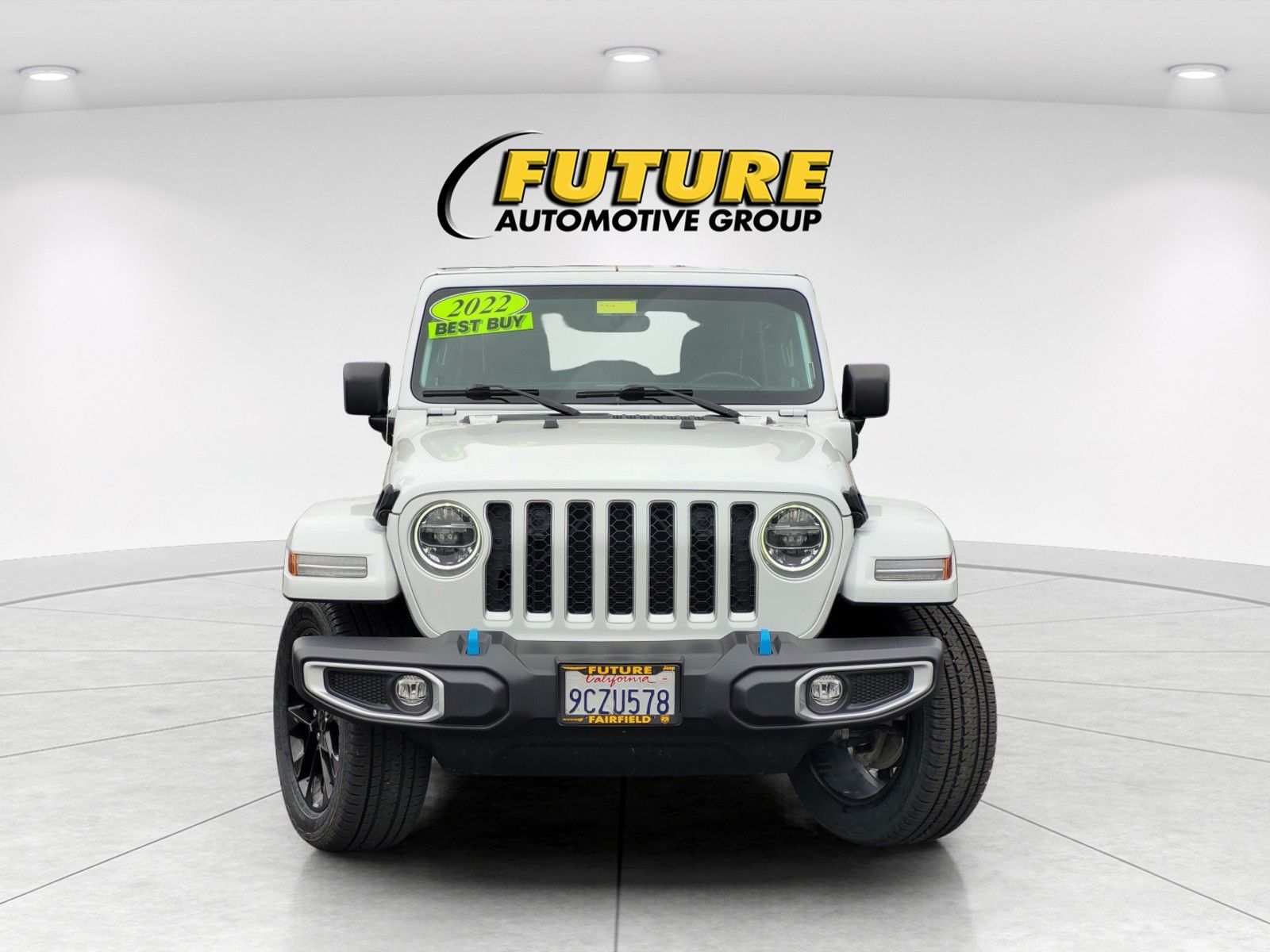 View vehicle photo 4