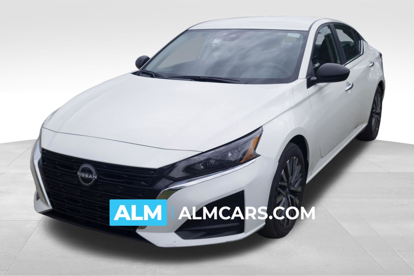 Glacier White 2025 Nissan Altima 2.5 SV FWD Sedan Front-Wheel Drive Continuously Variable Transmission